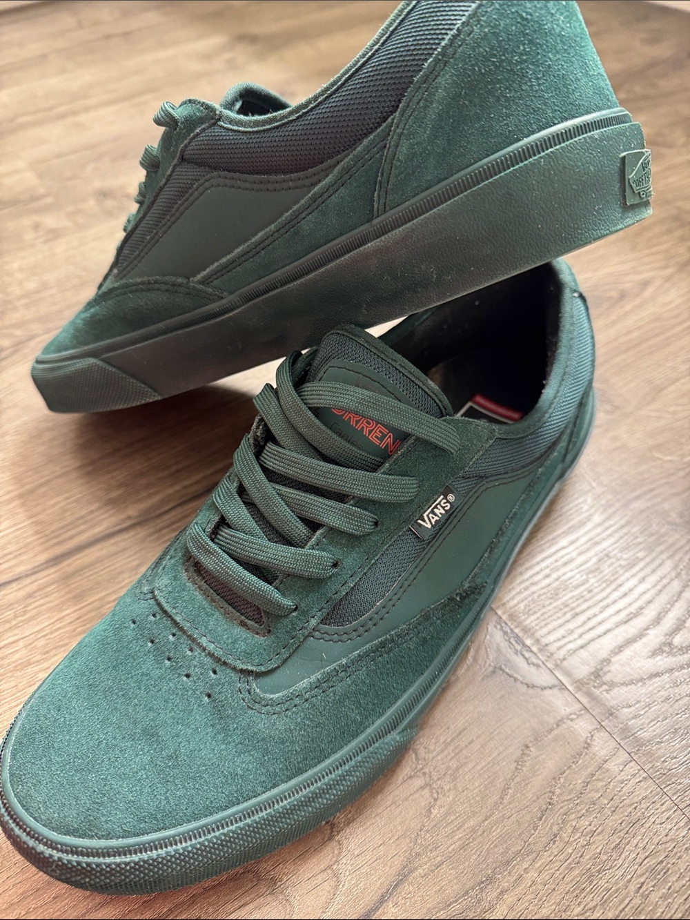 Vans Men’s Dark Green Suede Low-Top Sneakers